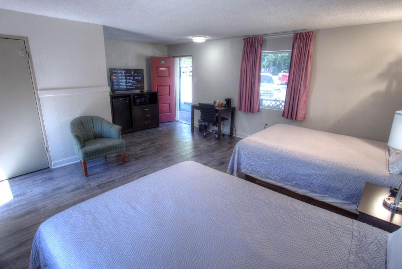 Hofbrau Riverfront Hotel ヘレン エクステリア 写真